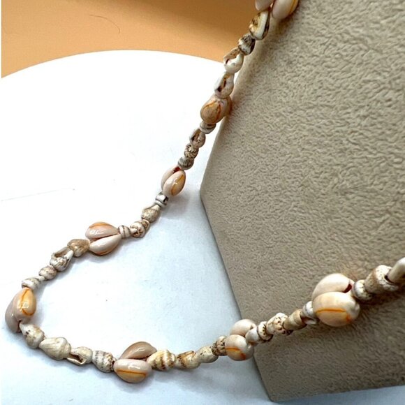 Vintage Boho Seashell Beaded Necklace    A5 - Picture 8 of 13